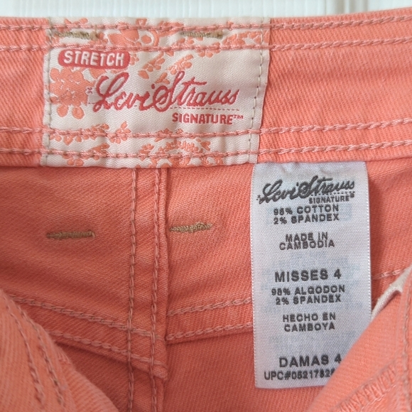 Signature by Levi Strauss Y2K Classic Mid Rise Slim Fit Jean Shorts Coral Pink 4 - Picture 4 of 12